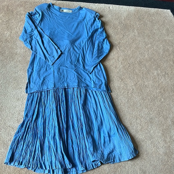 Ladies Dimanche 2 pc. Boatneck top & crinkle skirt set! Sz. L, elastic waist! - Picture 1 of 6